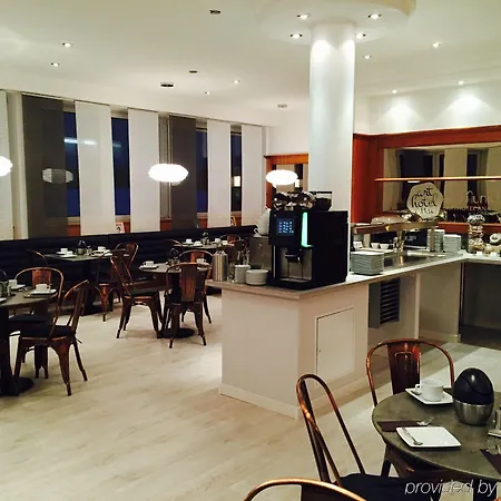 Hotell Arthotel Ana Messe 3*